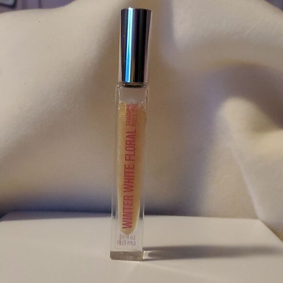 Winter White Floral‎ Shimmer Roll On Bath & Body Works - Picture 1 of 3